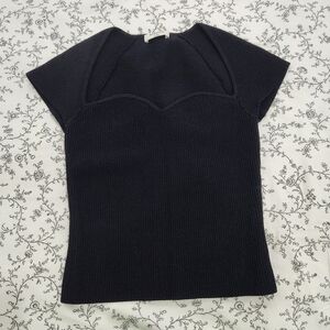 Aritzia Babaton black sculpt knit sweetheart neckline top